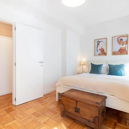 Stylish 3br In W Ac By Lovelystay Oporto